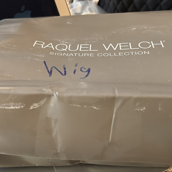 Raquel Welsh Signature Collection WINNER Wig in R11S+ Glazed Mocha Ultra Petite - Picture 7 of 7